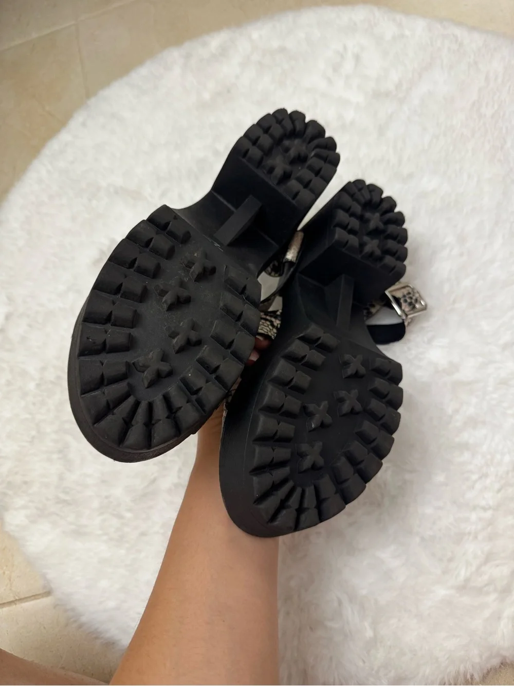 Madden Girl Carterr Chunky Snake Sandals Platform Black and White Size 7